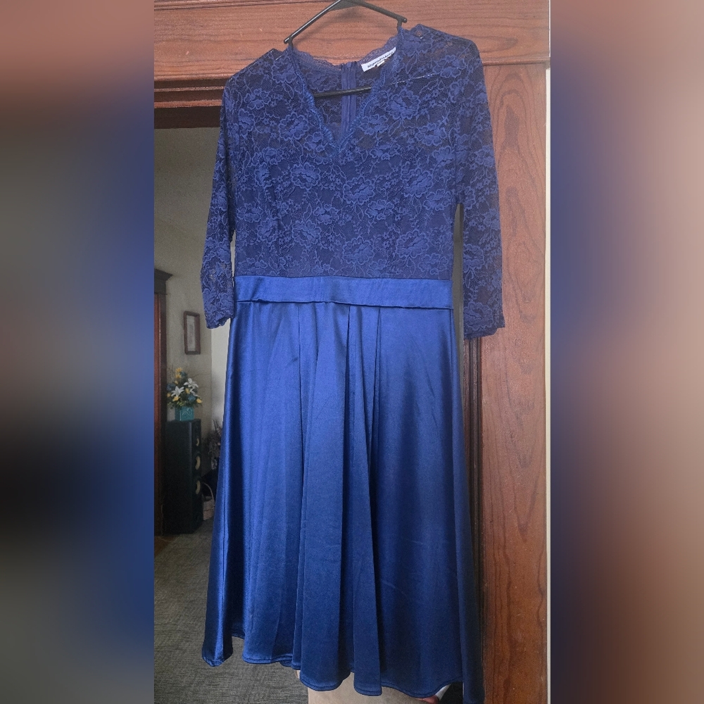 Elegant Blue Lace Dress